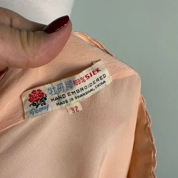 1950s Peony Silk Hand Embroidered Peach Pink Blouse - Picture 10 of 16